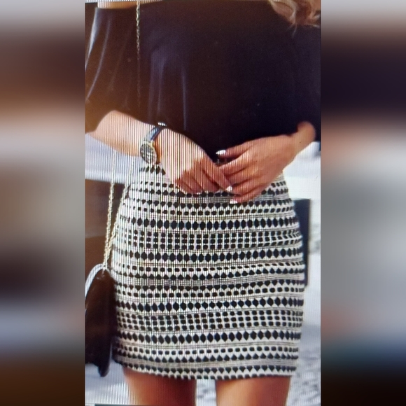 Classic Mini Skirt - - Picture 7 of 7